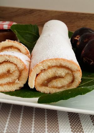Una foto de Rollo suizo - Brazo de gitano relleno de mermelada de brevas