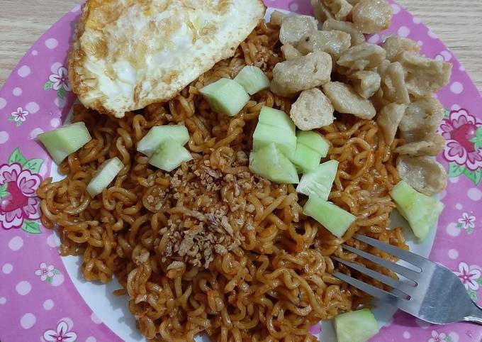 Cara membuat Indomie goreng aceh :) Cara membuat Indomie goreng aceh :)