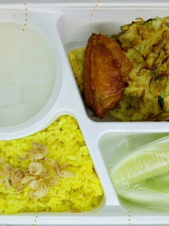 Cara Mudah Membikin Resep  Nasi kuning super simple yang Bikin Ngiler, Sempurna