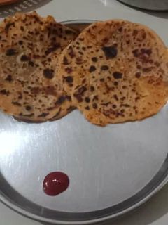 આલુ પરાઠા (Alu paratha recipe in Gujarati) રેસીપી મુખ્ય ફોટો