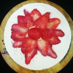 A picture of Strawberry cheesecake.