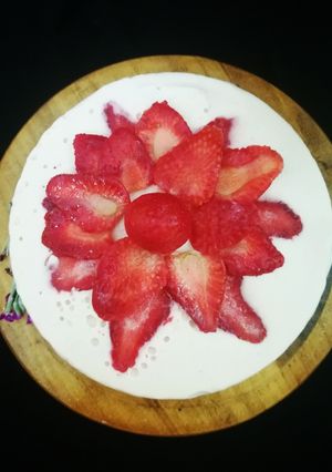 A picture of Strawberry cheesecake.
