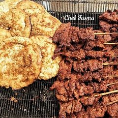 A picture of Suya with gurasa.