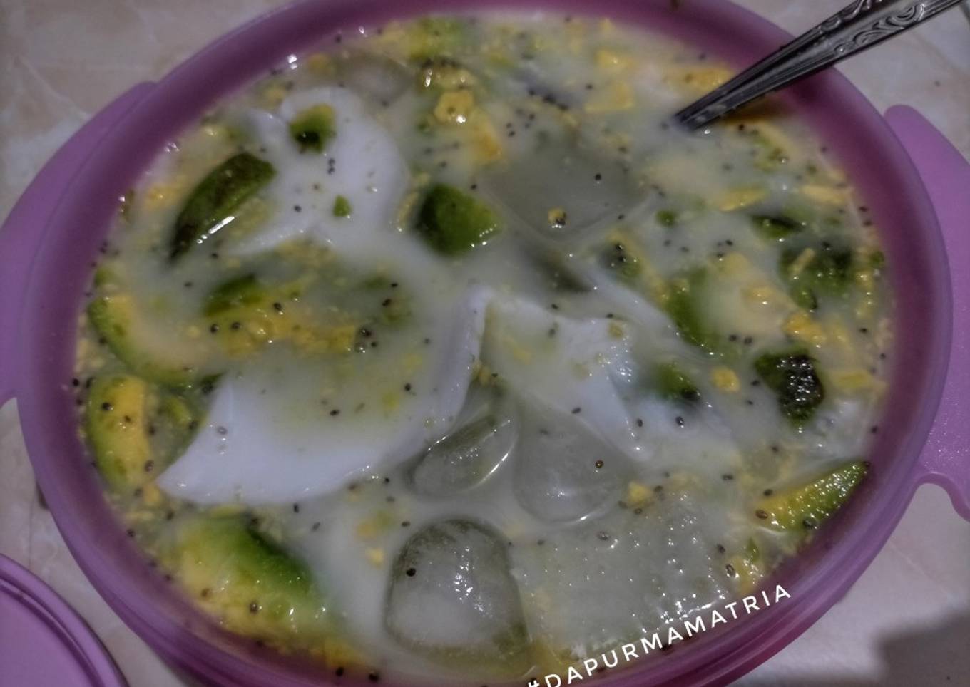 Es alpukat kelamud