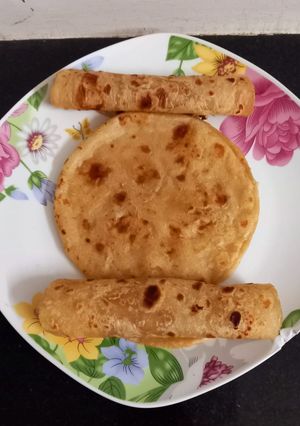 ભાખરી (Bhakri Recipe In Gujarati) રેસીપી મુખ્ય ફોટો