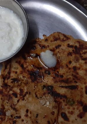 आलू का पराठा (aloo ka paratha recipe in Hindi) रेसिपी मुख्य फोटो