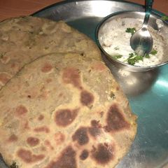 A picture of Mooli ke pudina Dahi paratha.