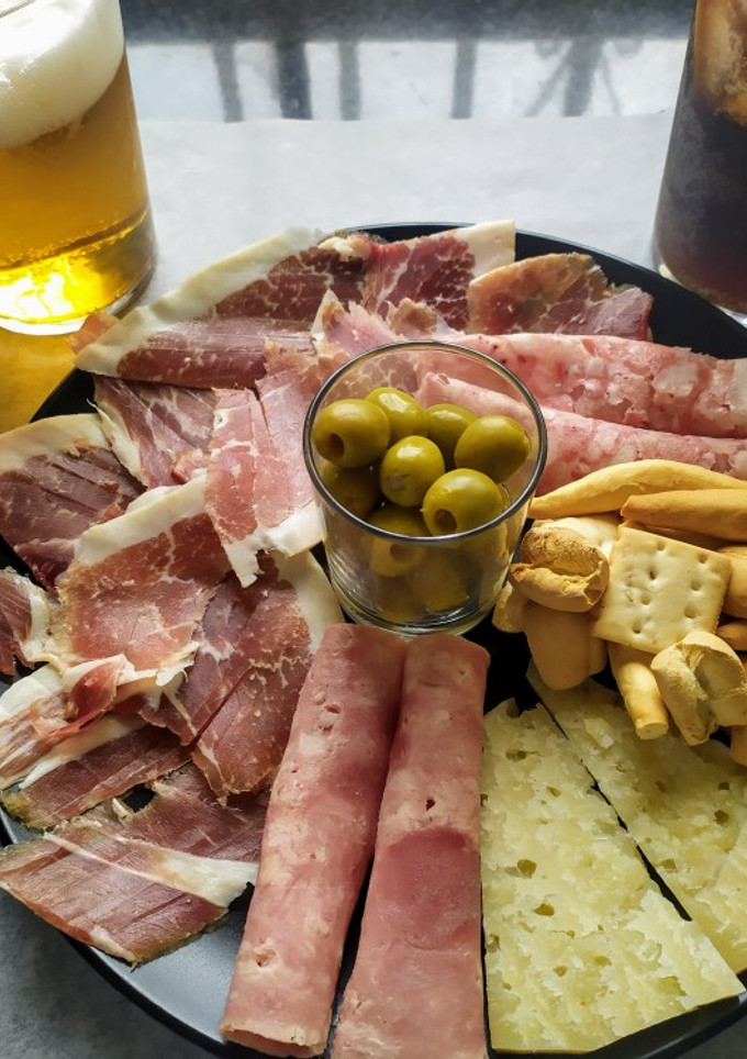 Una foto de El aperitivo de las 12:00 (4)