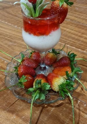 A picture of Shahi dilbahar custard with jelly.