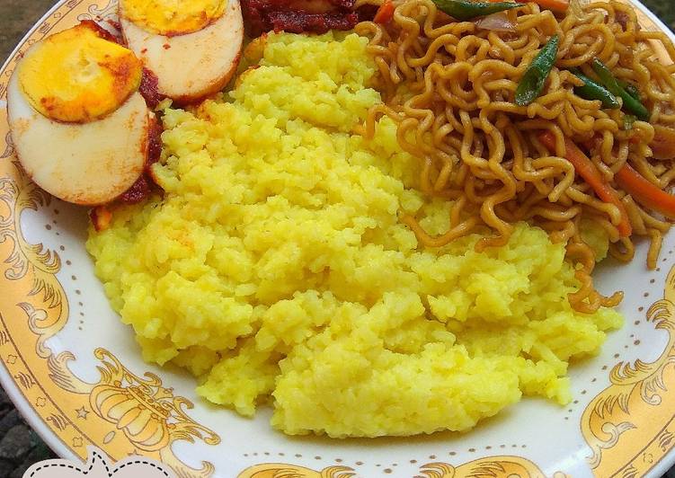 Nasi Kuning Banjar Iwak Hintalu Habang