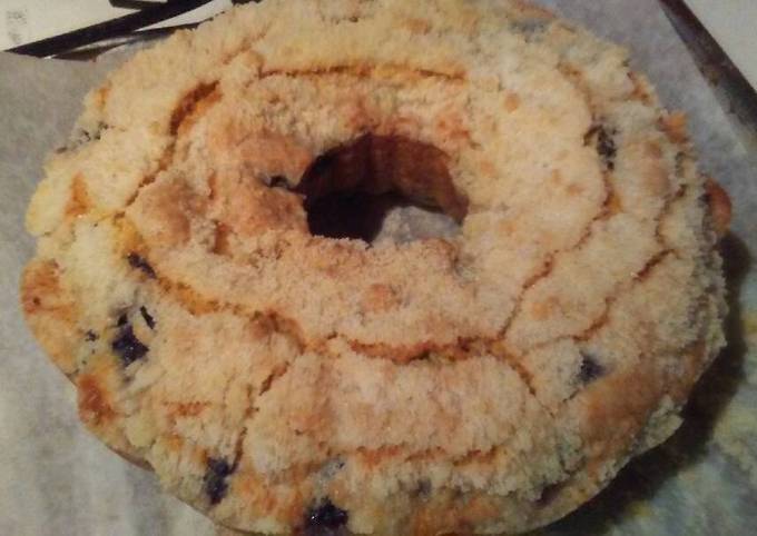 Recipe of Super Quick Homemade Blueberry Muffin Bundt Cake with Strudel Topping