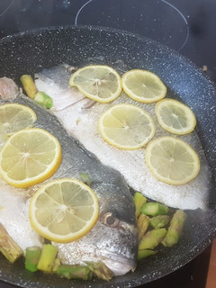 Una foto de Dorada a la plancha