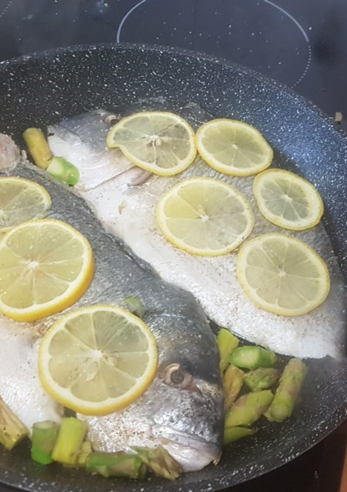 Una foto de Dorada a la plancha