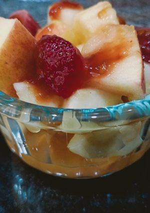 A picture of Apple juicy fruit Chaat.