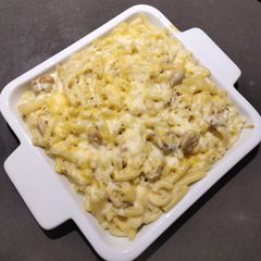 A picture of Mac and Cheese.