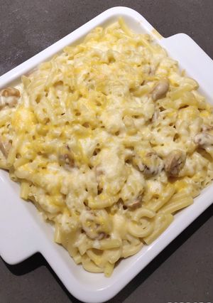 A picture of Mac and Cheese.