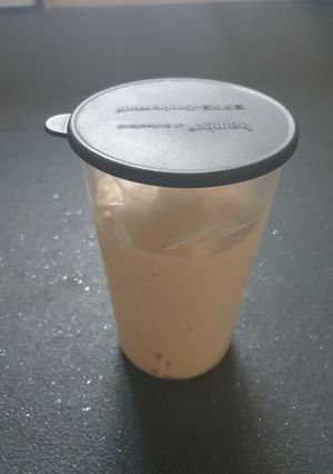 A picture of Homemade Salt and Vinegar Mayonnaise.