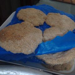 A picture of Chicken pattie with vegi for burger.