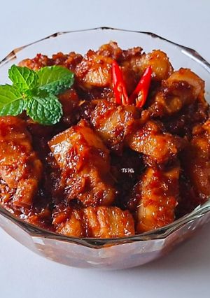 Hình của món THỊT kho mắm ruốc.