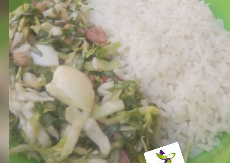 White rice with cabbage sallad