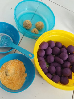 Foto resep Bola² ubi ungu isi coklat