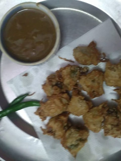 आलू पकौड़ी (aloo pakodi recipe in Hindi) रेसिपी मुख्य फोटो