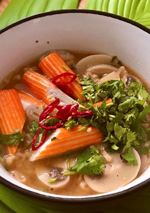 Hình của món Mì Gói Nấu Nấm Mỡ & Thanh Cua Surimi.