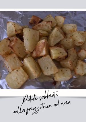 Foto di Patate sabbiate nella friggitrice ad aria