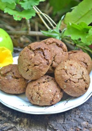 Una foto de Galletas especiadas de avena y harina integral rellenas con manzana🍪