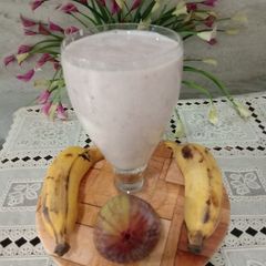 A picture of Fresh Anjeer & banana Milkshake.