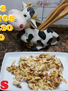 Una foto de Huevos revueltos con queso fresco