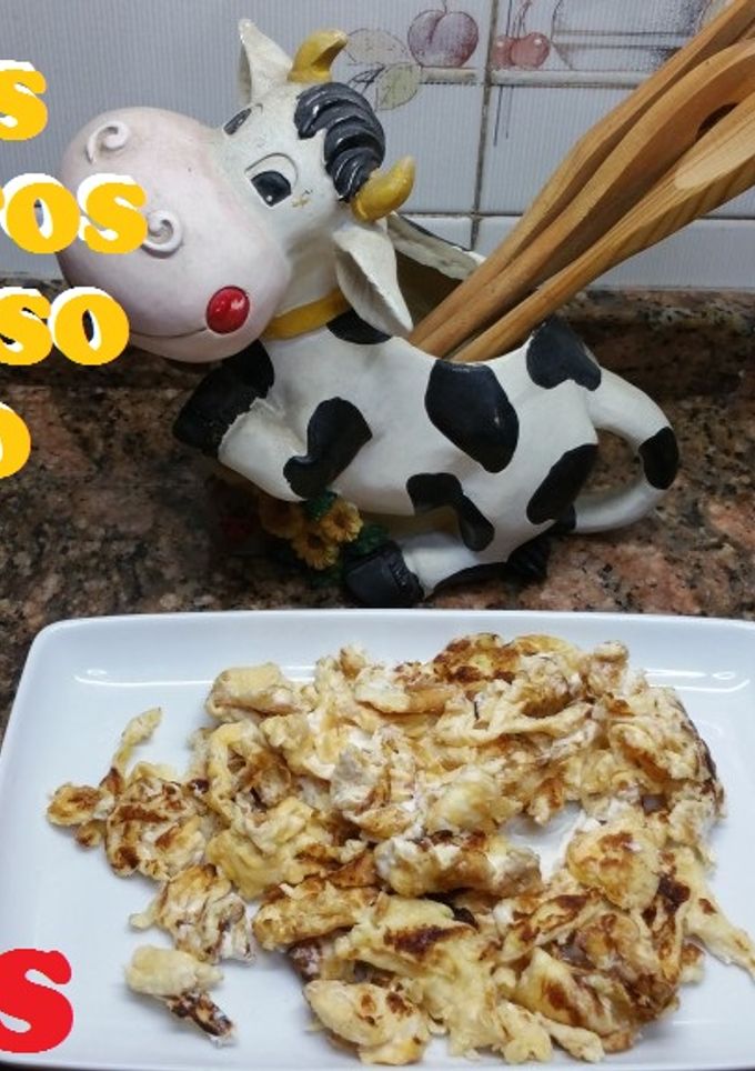 Una foto de Huevos revueltos con queso fresco