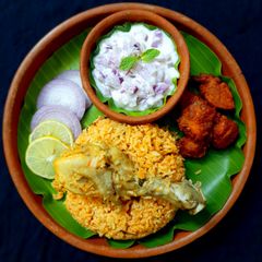 A picture of Ambur chicken biryani.