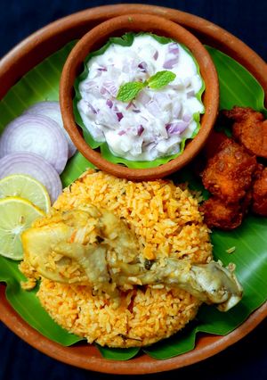 A picture of Ambur chicken biryani.