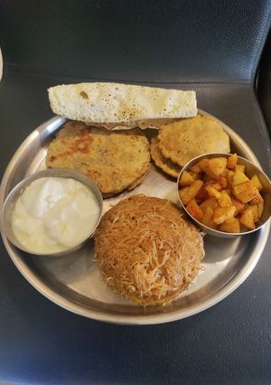 A picture of Sindhi Breakfast Thali.