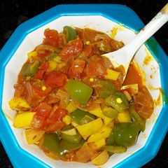 A picture of Aloo and capsicum curry.