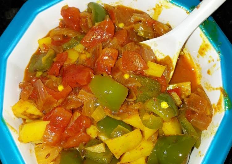 Super Yummy Aloo and capsicum curry