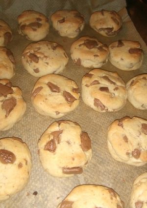 A picture of Chocolate chip cookies.