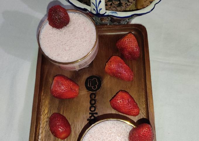 Strawberry 🍓 And Banana 🍌Milk Shake