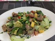 Una foto de ceviche de atún fresco