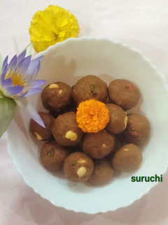 A picture of Wheat Flour Jaggery Laddoo.