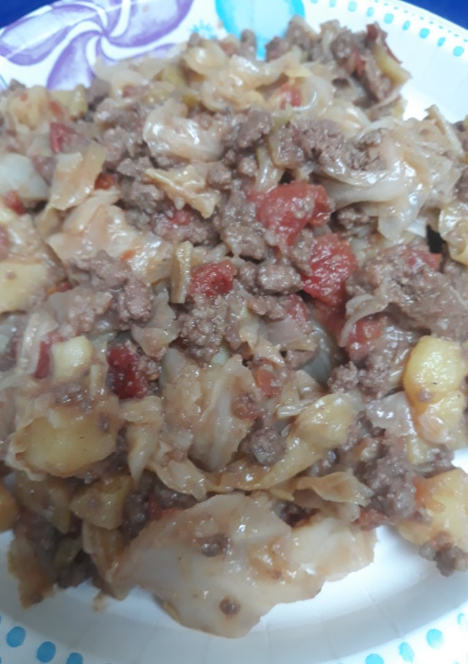 A picture of Cabbage with Beef and Potatoes.