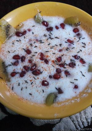 A picture of Kiwi Anar Raita.