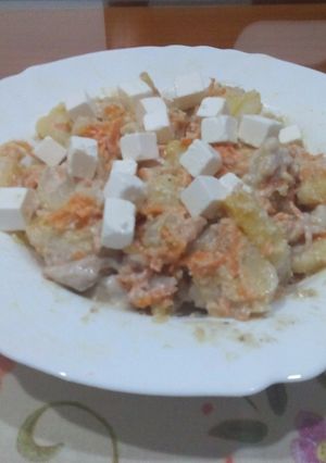 Foto principal de Ensalada de patata y zanahoria con salsa de nueces