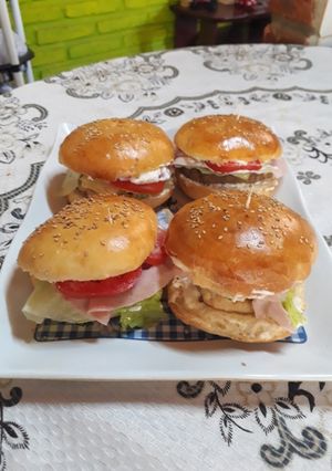 Una foto de Hamburguesas de pollo😘