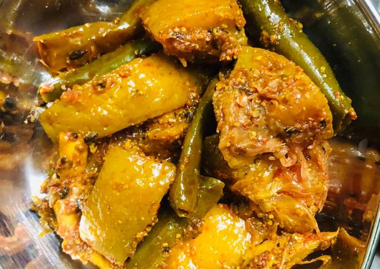 Recipe of Ultimate Citron & Green chilli pickle