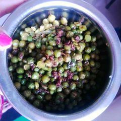 A picture of Spicy green peas.