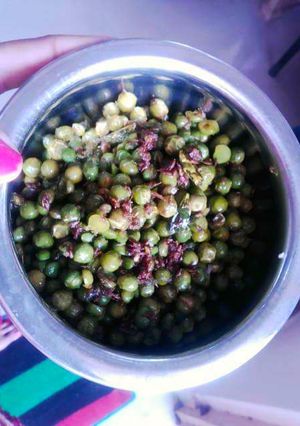 A picture of Spicy green peas.