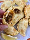 Empanadas de lomo cortadas a cuchillo