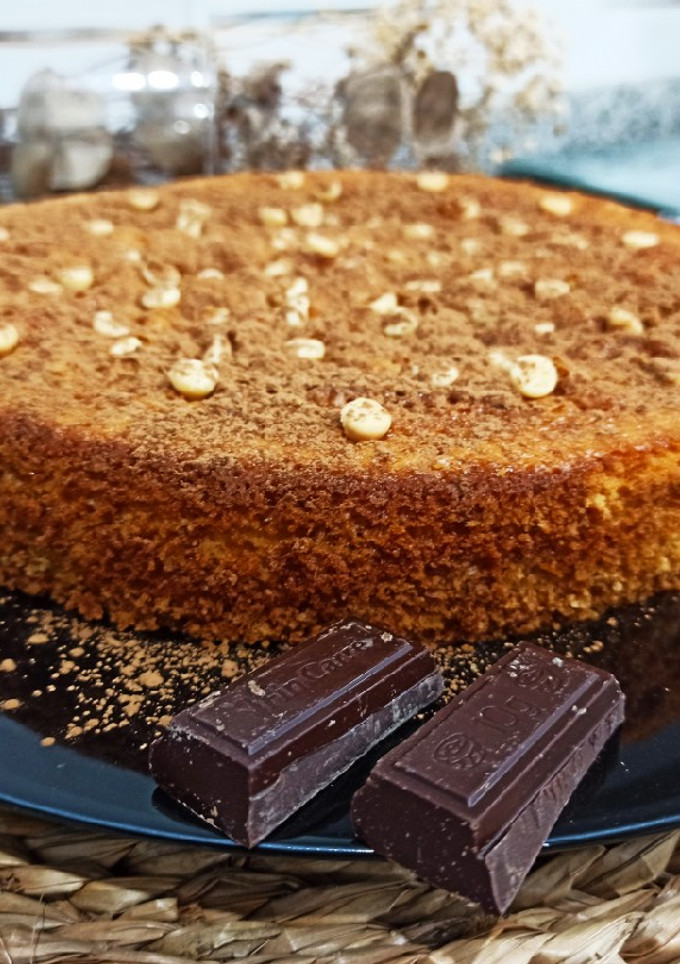 Una foto de Bizcocho jugoso y esponjoso de azafrán 🥧